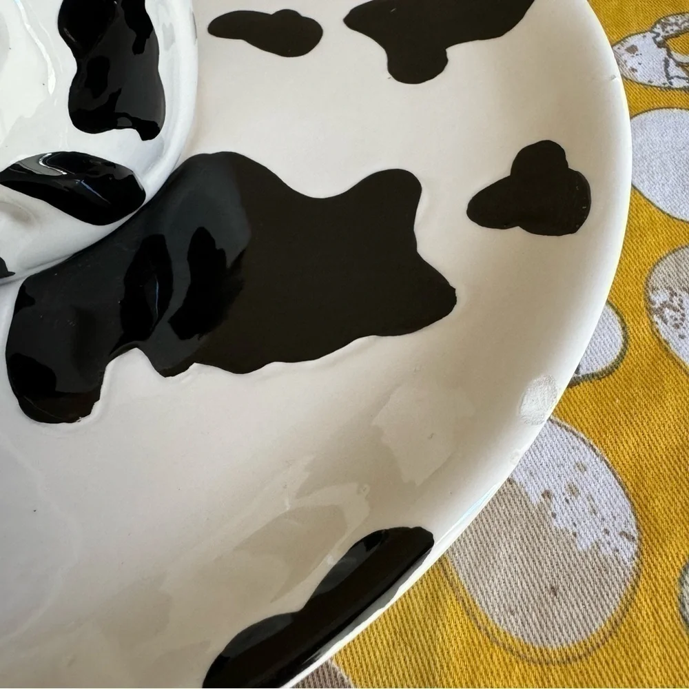 Vintage 1993 black and white cow appetizer and dip tray and cup